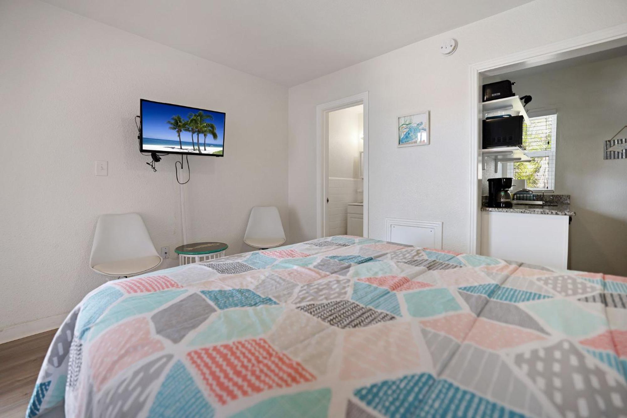 Sun Island Motel