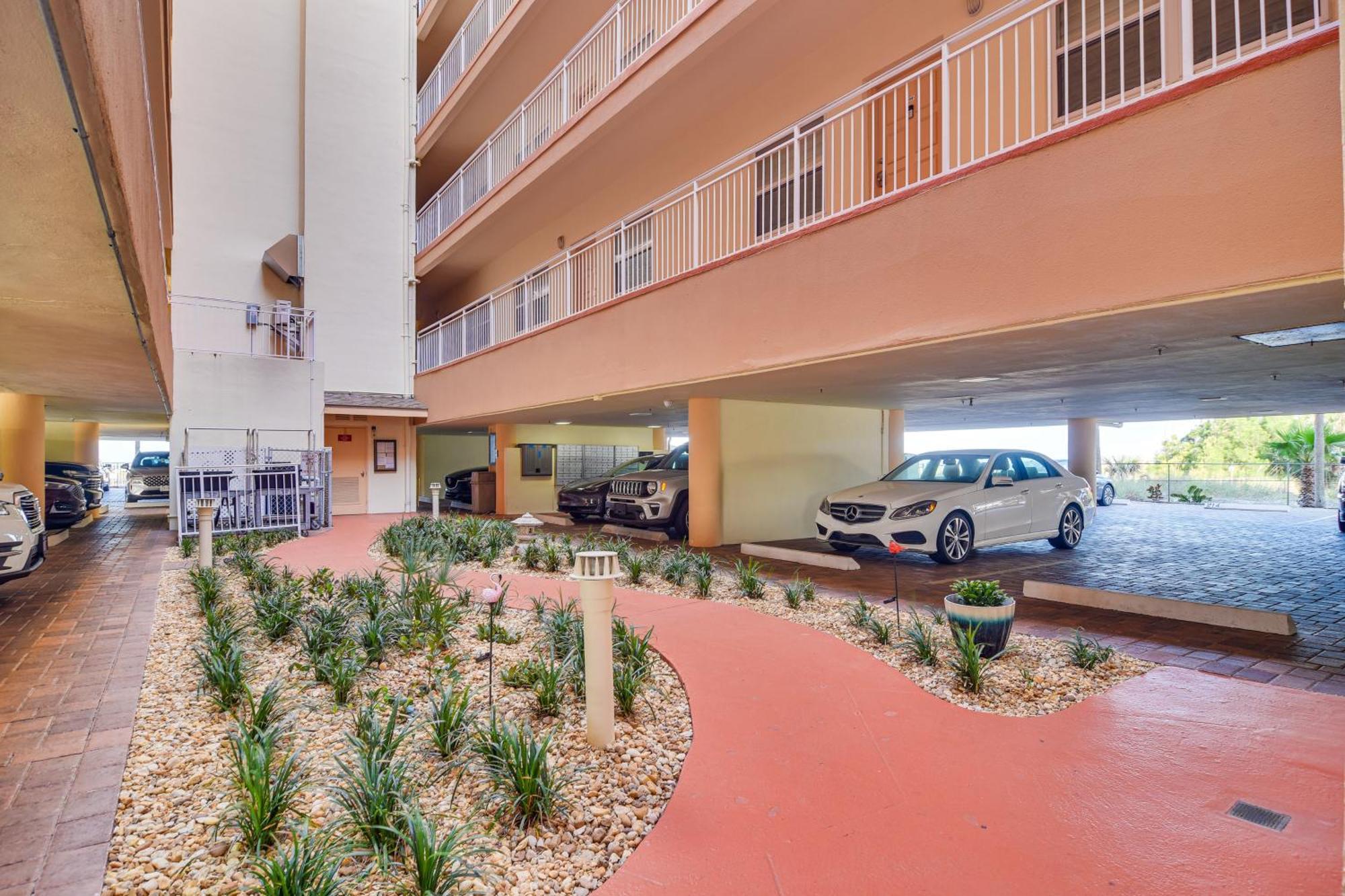 Waterfront With Patio And Pool On Madeira Beach! Apartment St. Pete Beach