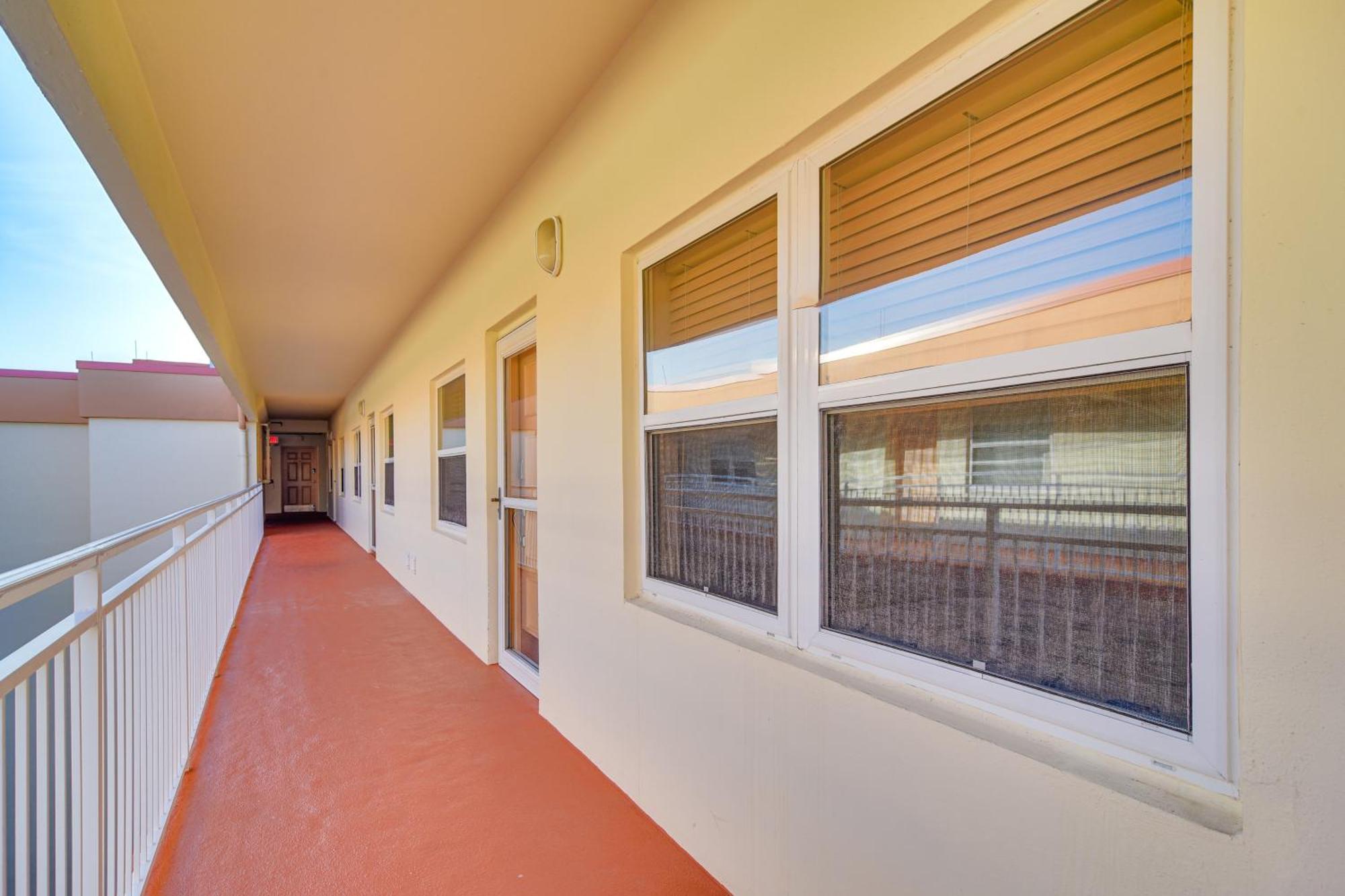Waterfront With Patio And Pool On Madeira Beach! *