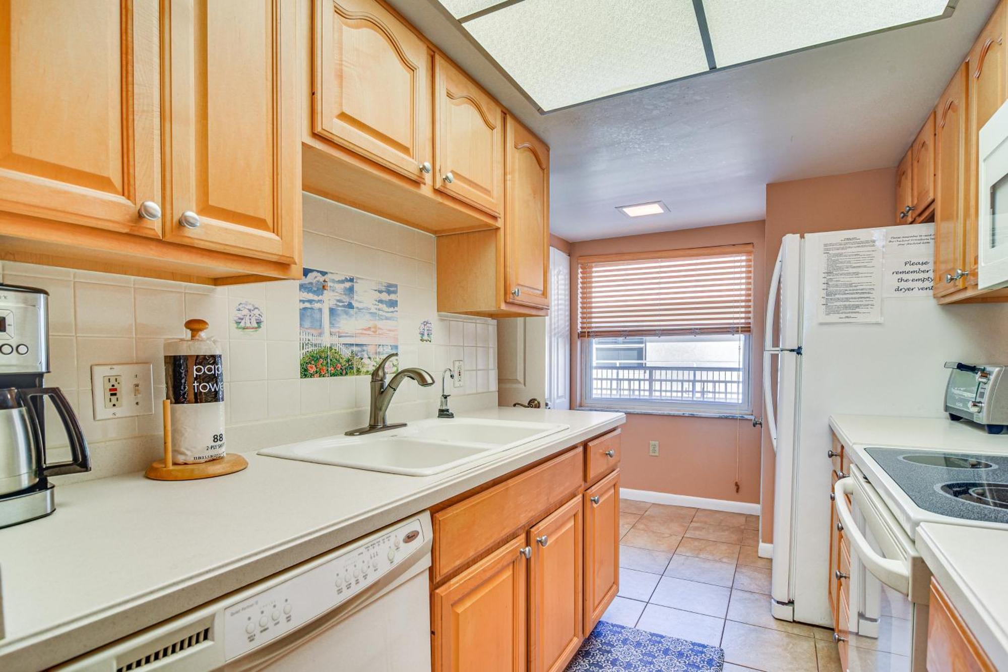 Apartment Waterfront With Patio And Pool On Madeira Beach! St. Pete Beach