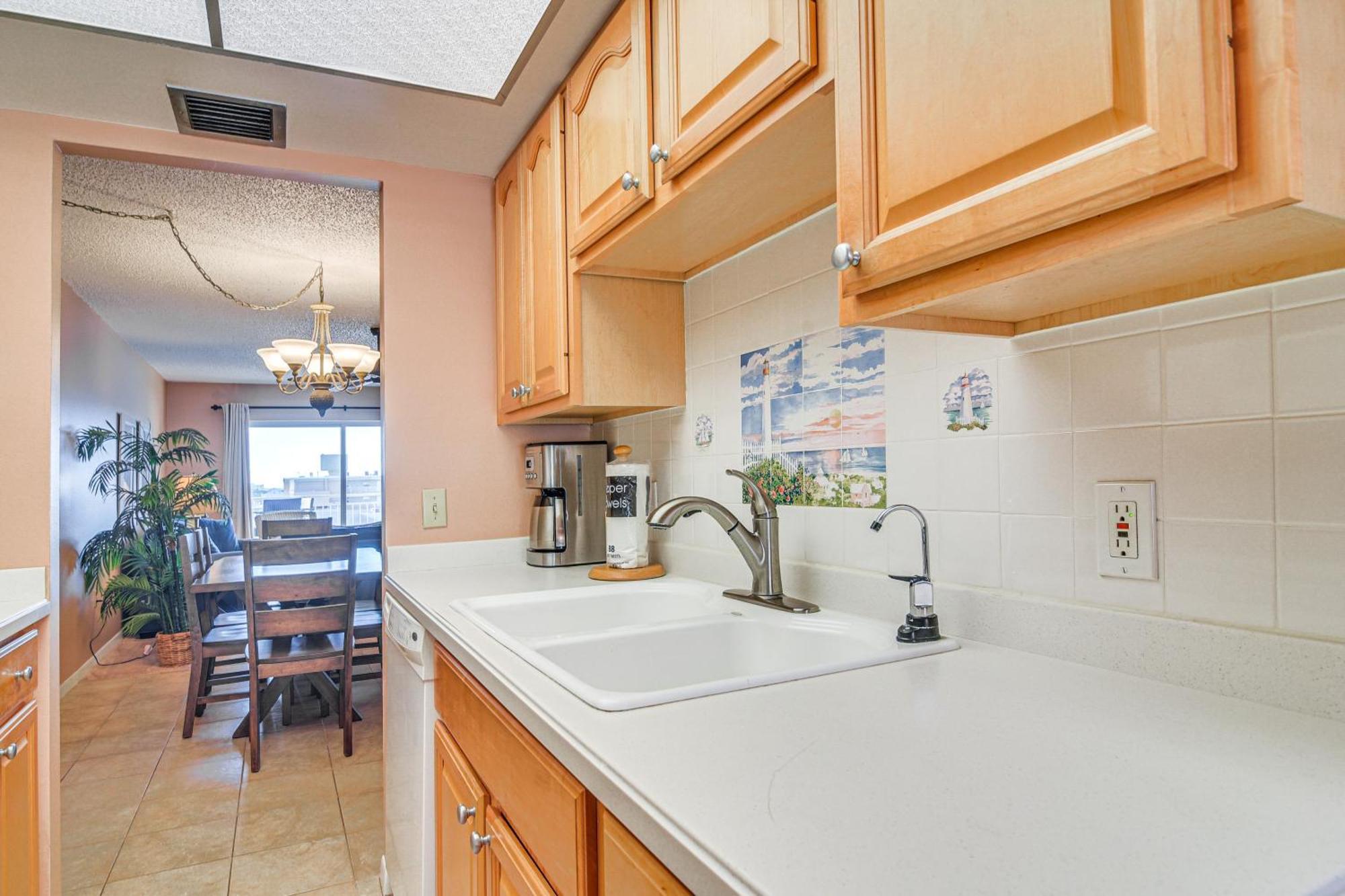 Waterfront With Patio And Pool On Madeira Beach! *