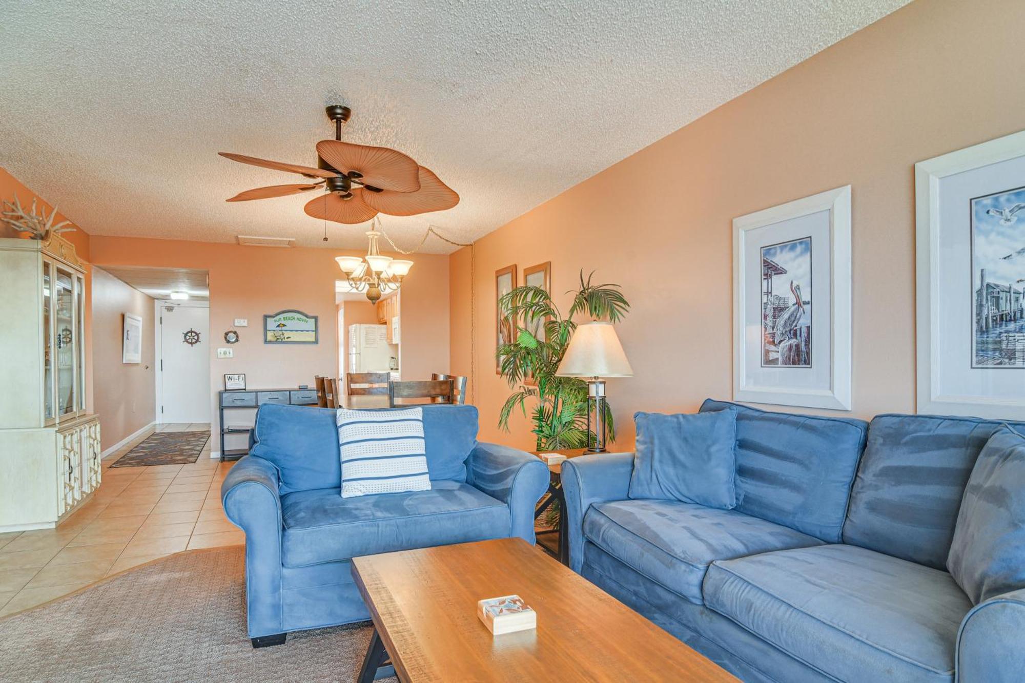 Waterfront With Patio And Pool On Madeira Beach! Apartment *