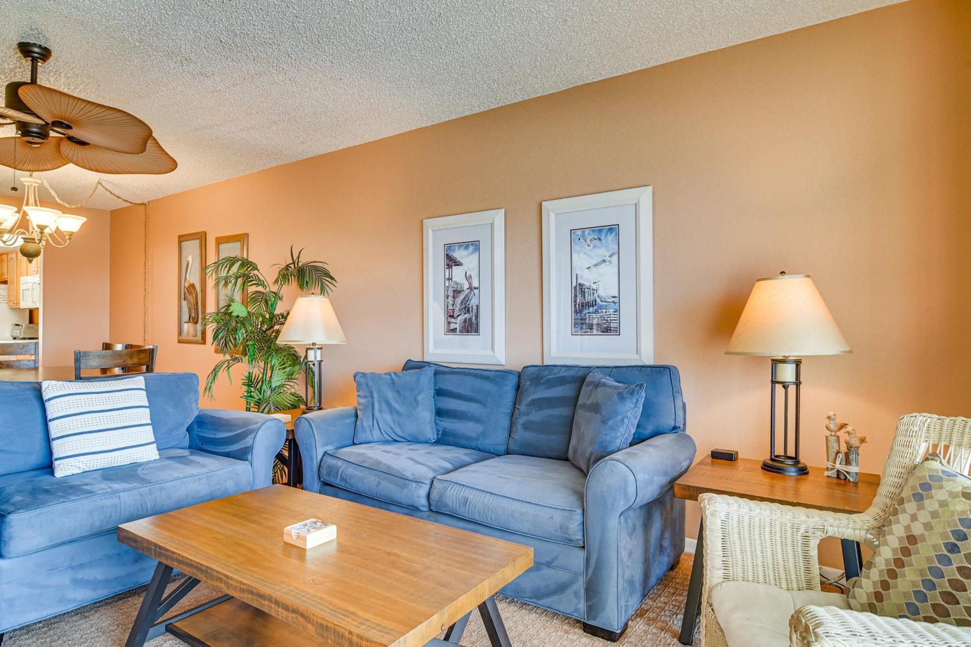 Apartment Waterfront With Patio And Pool On Madeira Beach! *