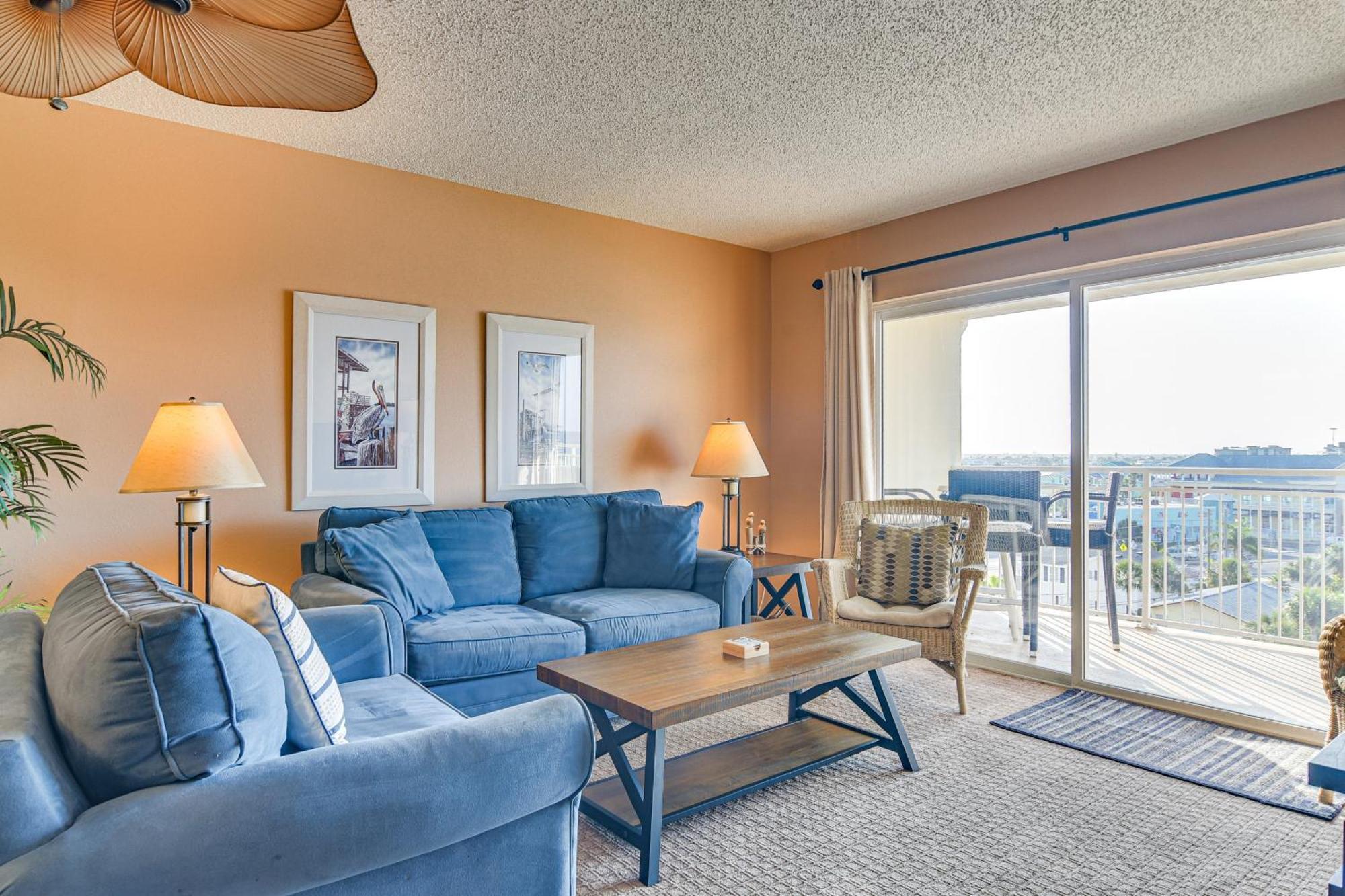 Waterfront With Patio And Pool On Madeira Beach! Apartment St. Pete Beach