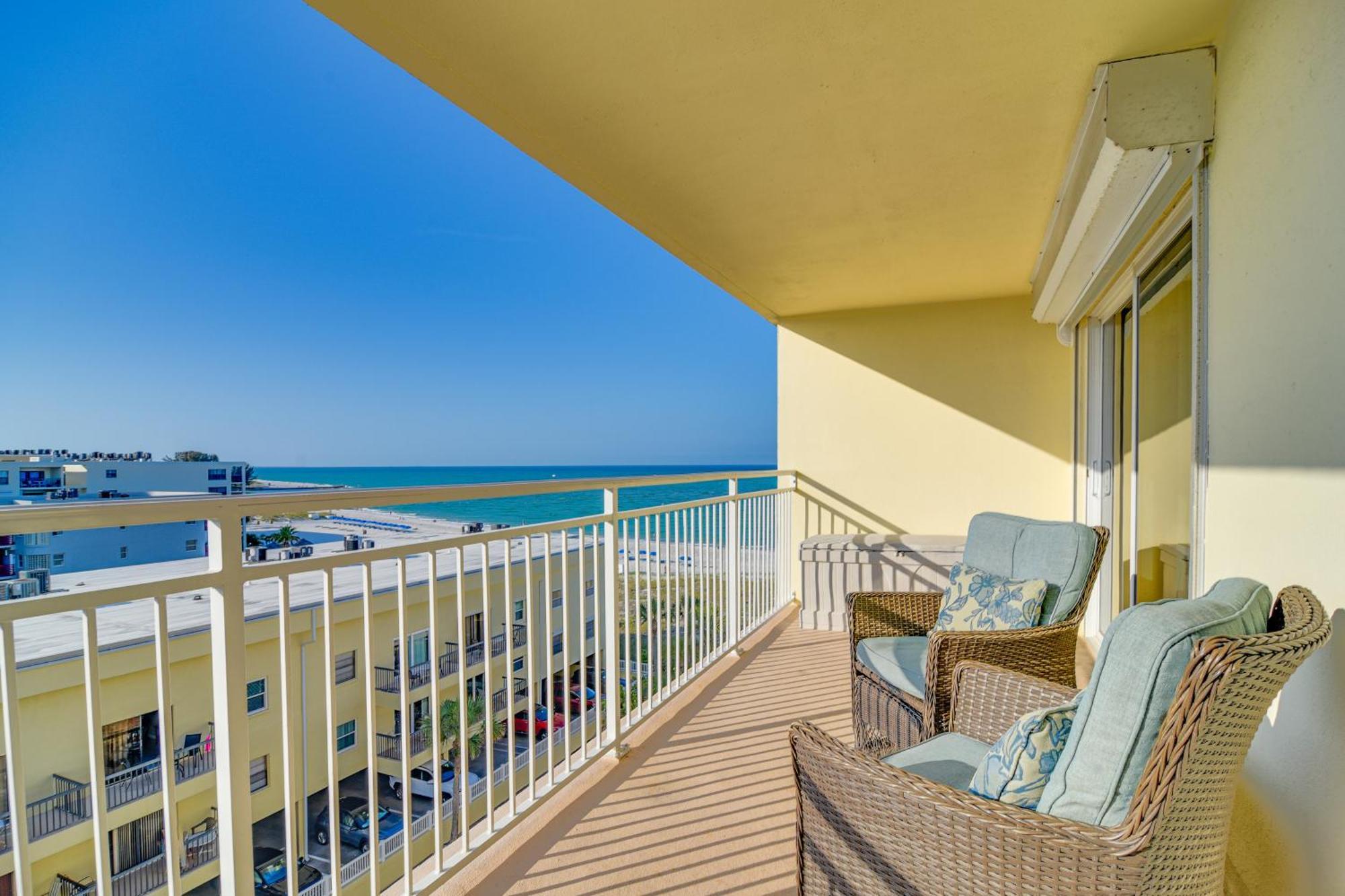 Waterfront With Patio And Pool On Madeira Beach! *
