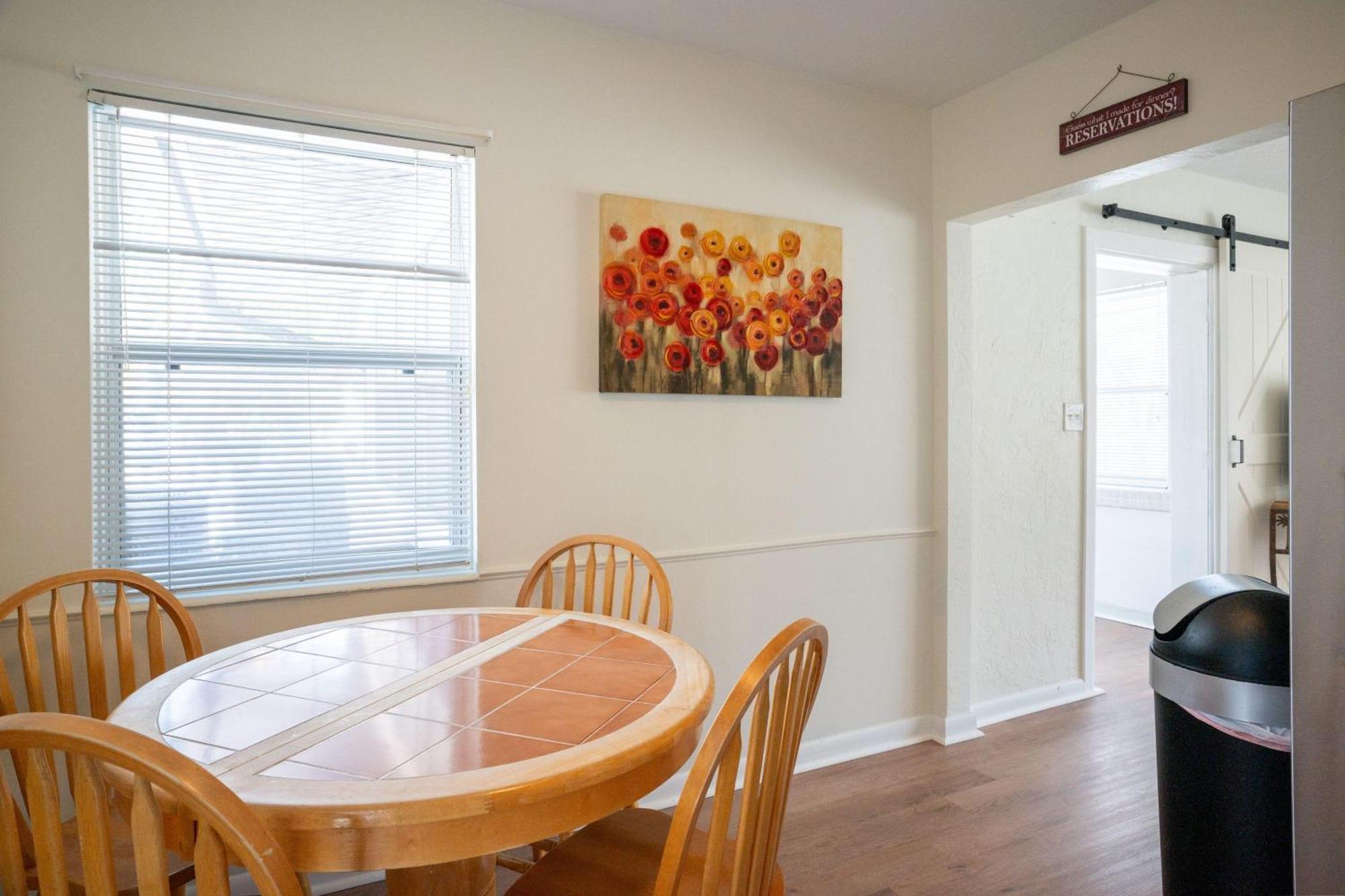 C7-dolphin Holiday home