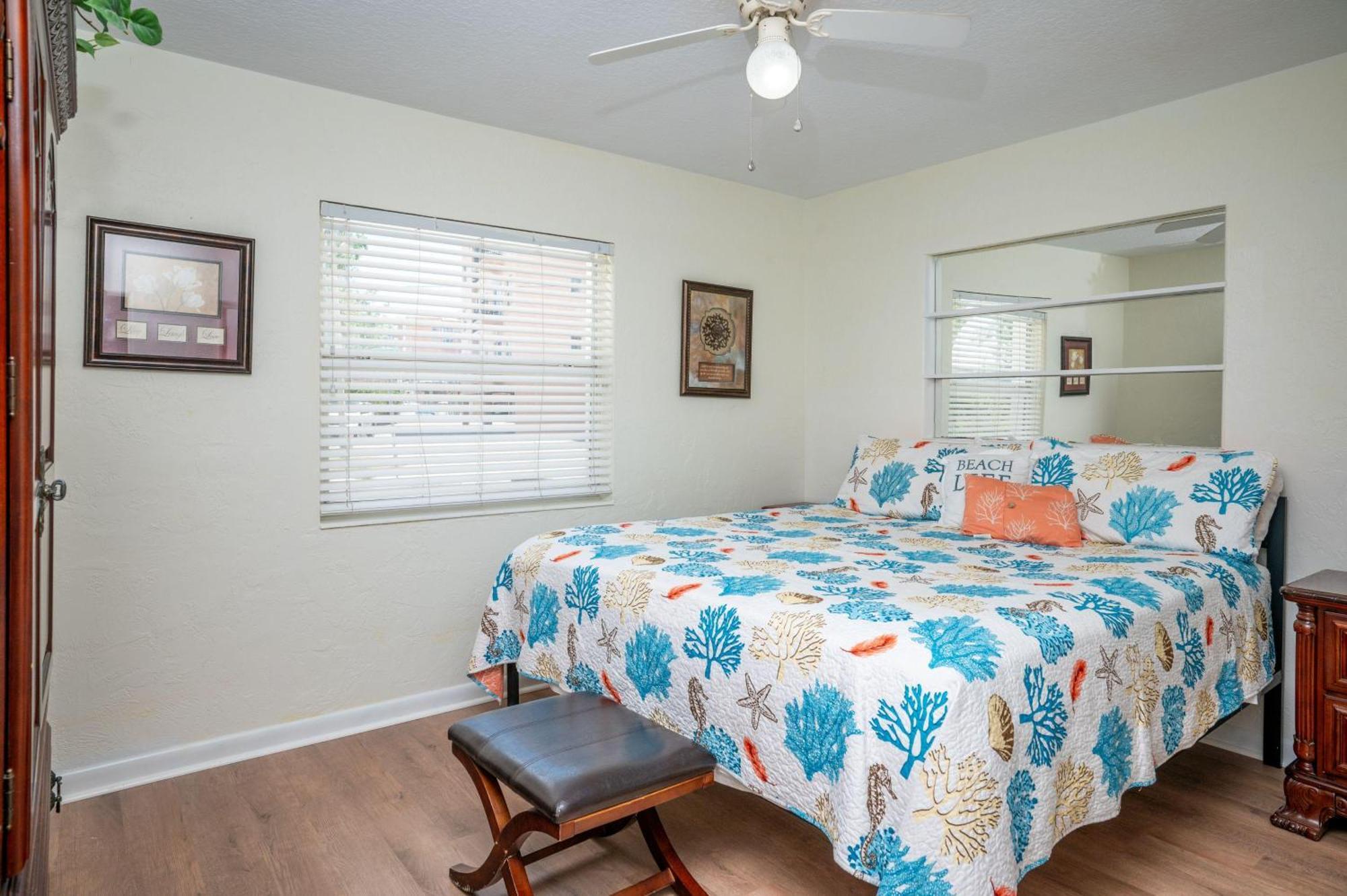 C7-dolphin Holiday home *