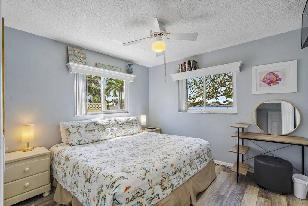 Malyn 108, Updated Waterfront Condo, Private Patio *