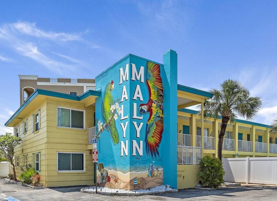 Malyn 108, Updated Waterfront Condo, Private Patio *