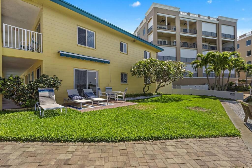 Malyn 108, Updated Waterfront Condo, Private Patio