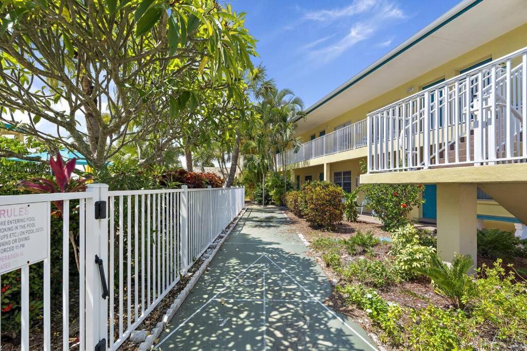 Holiday home Malyn 108, Updated Waterfront Condo, Private Patio *