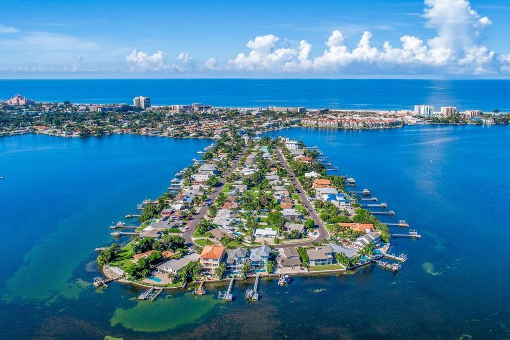 Beautiful Waterfront With Amazing View Of Boca Ciega Bay, Private Beach, Dock With Excellent Fishing & Beautiful Sunrises! Holiday home St. Pete Beach