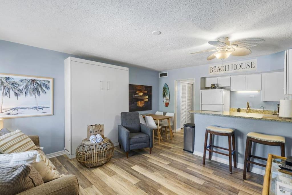 Malyn 107, Waterfront Condo, Short Walk To * St. Pete Beach