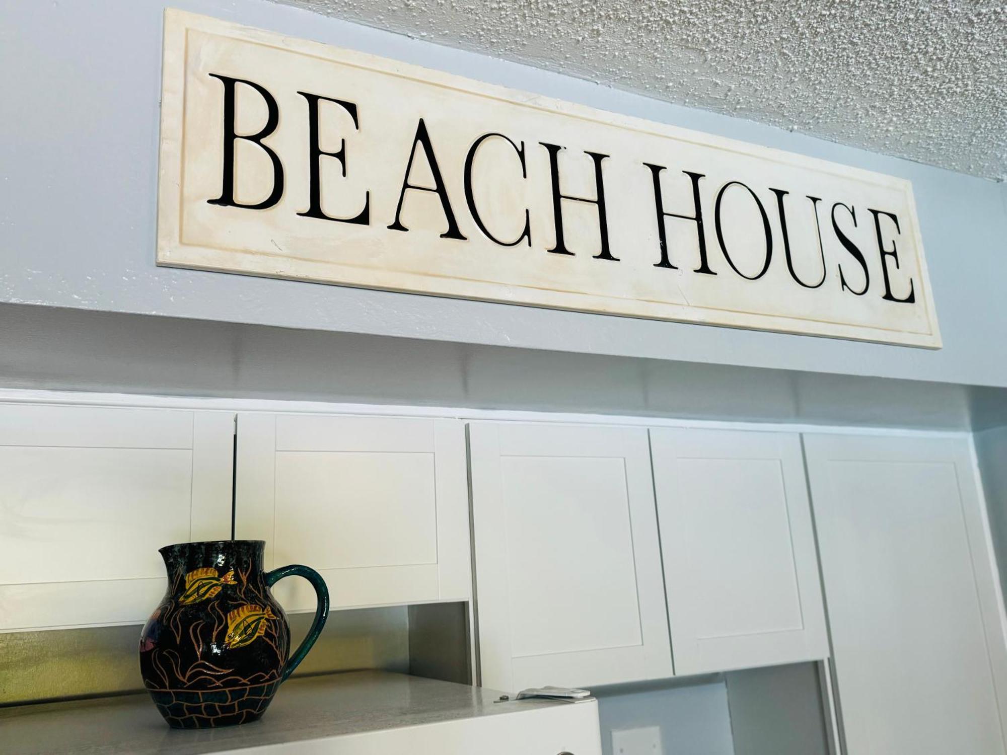 Malyn 107, Waterfront Condo, Short Walk To Holiday home *