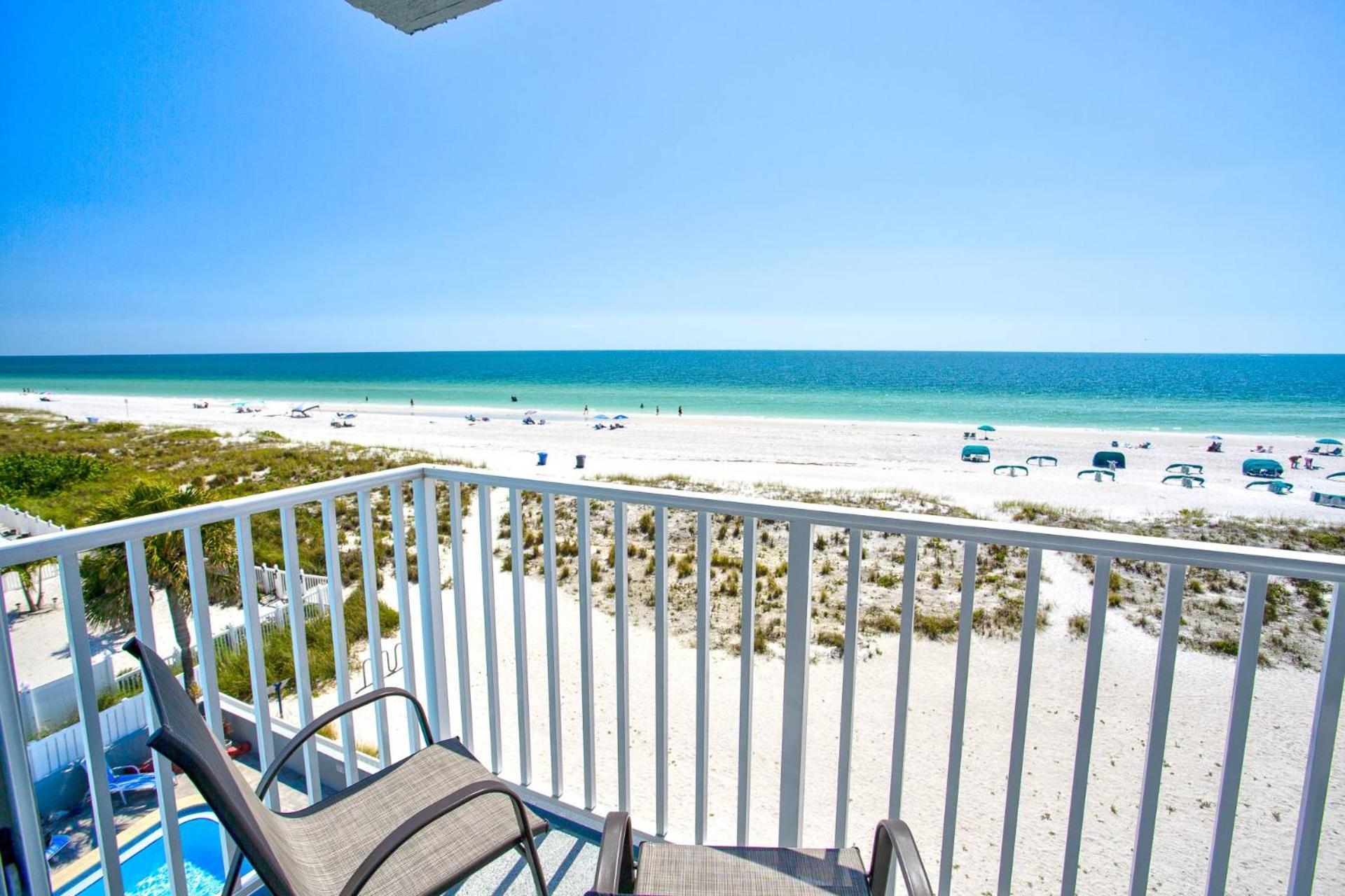 423 - Island * St. Pete Beach
