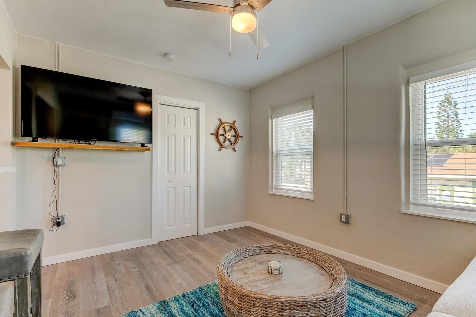 1 Bedroom Block Off The -4 Apartment St. Pete Beach