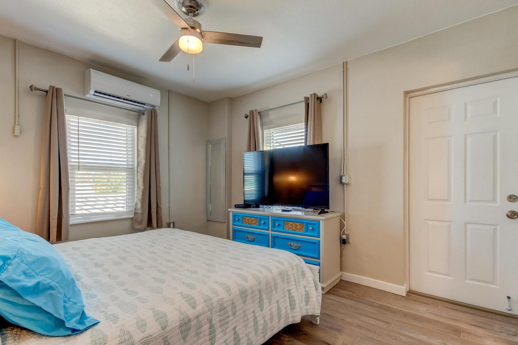 1 Bedroom Block Off The -4