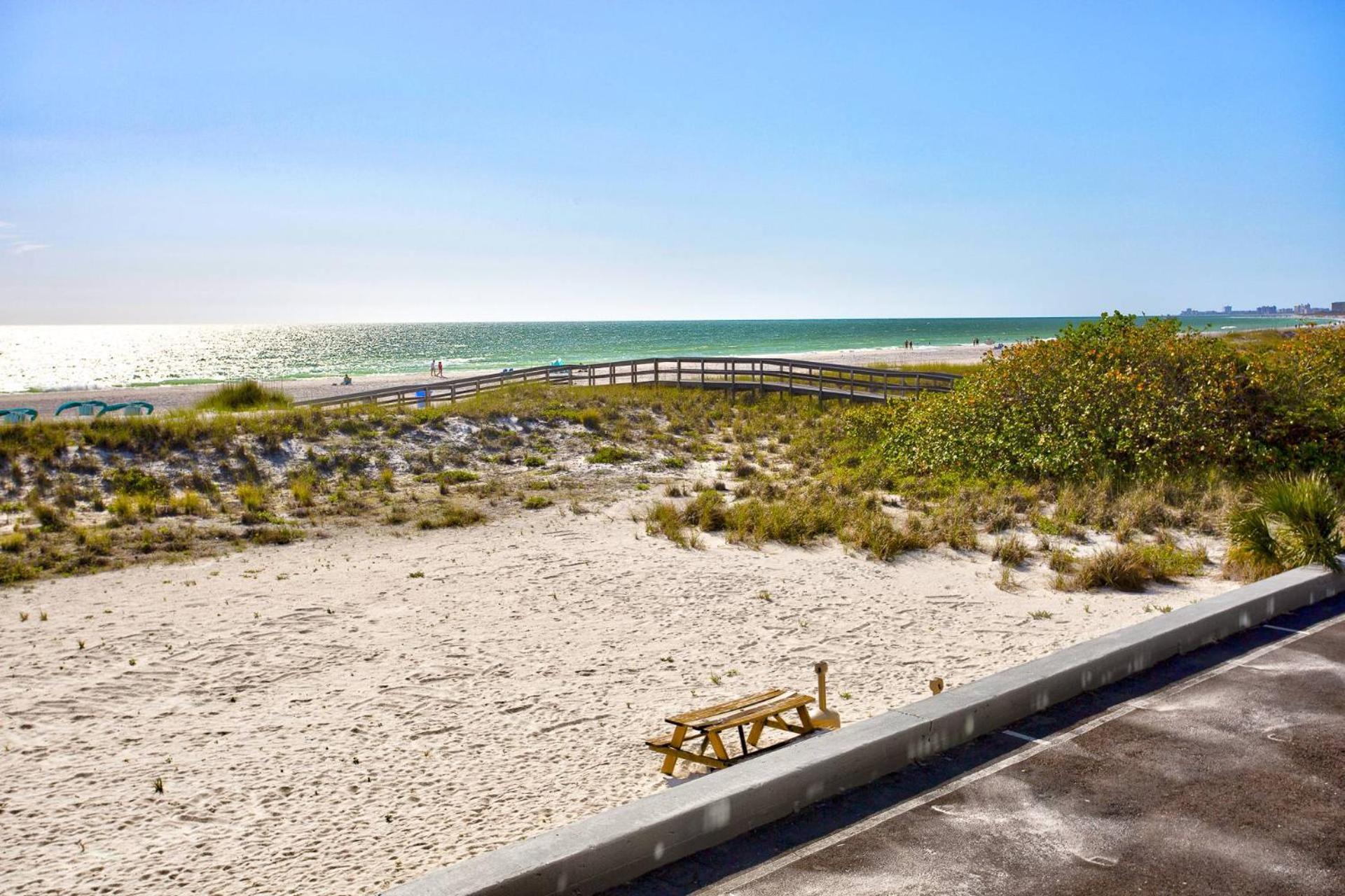 209 - Island * St. Pete Beach