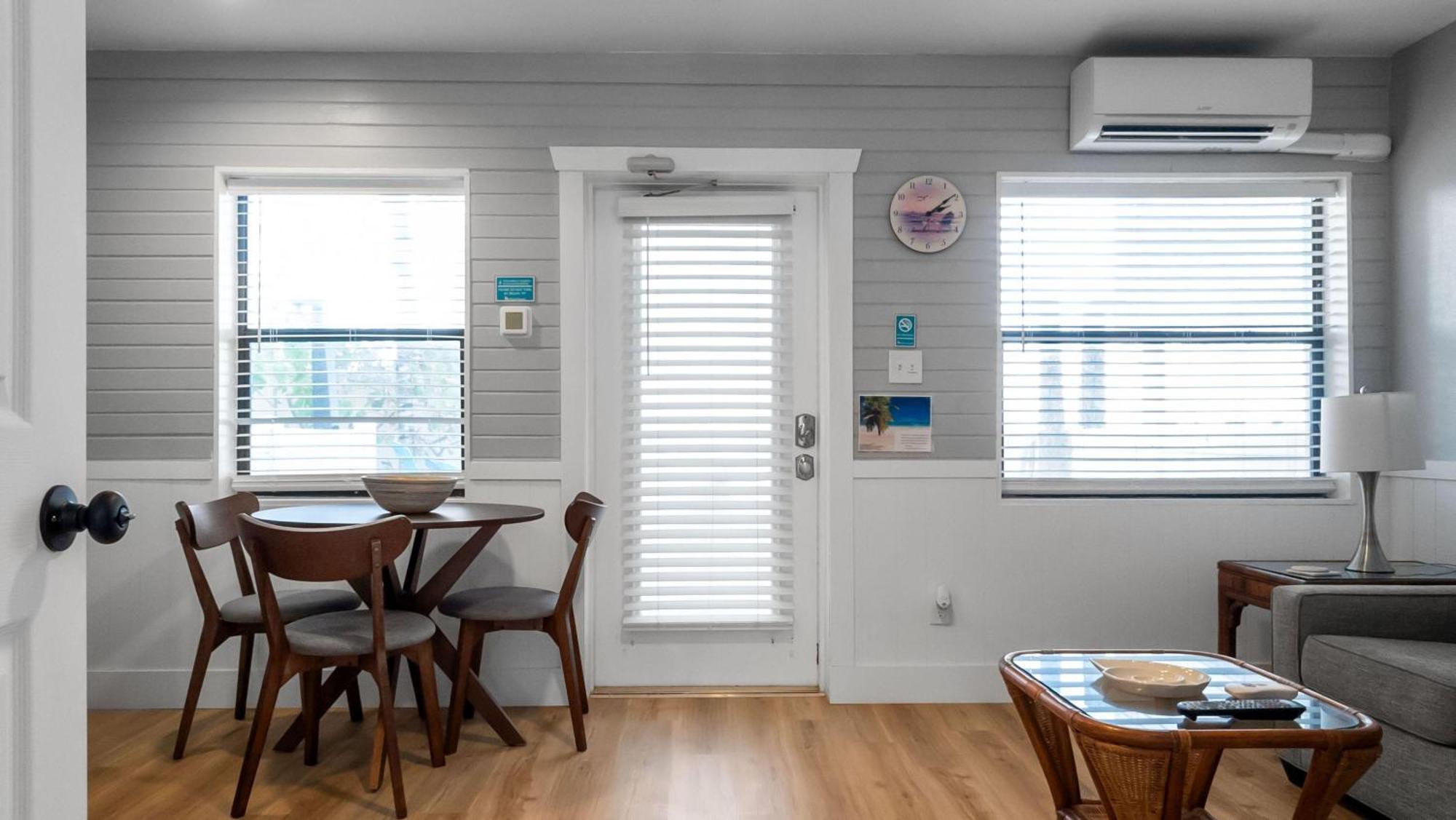 Sunset House - Hugger 2 Apartment