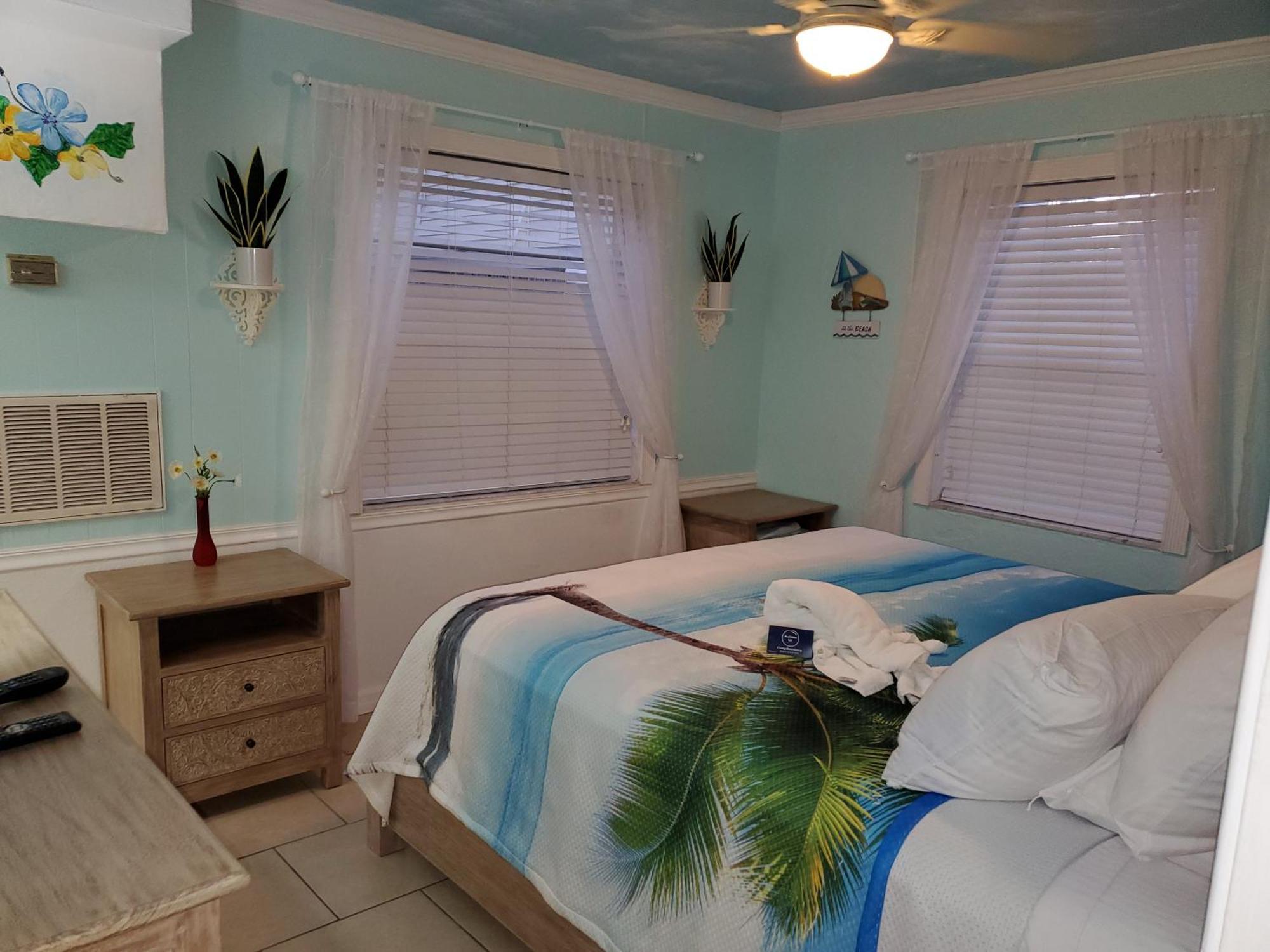 Aparthotel The Monterey Beach St. Pete Beach