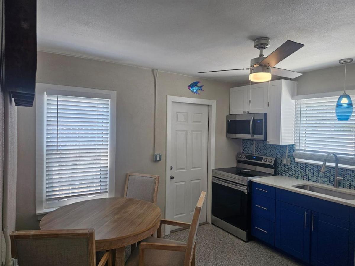 1 Bedroom 1 Block Off Madeira -5 * St. Pete Beach
