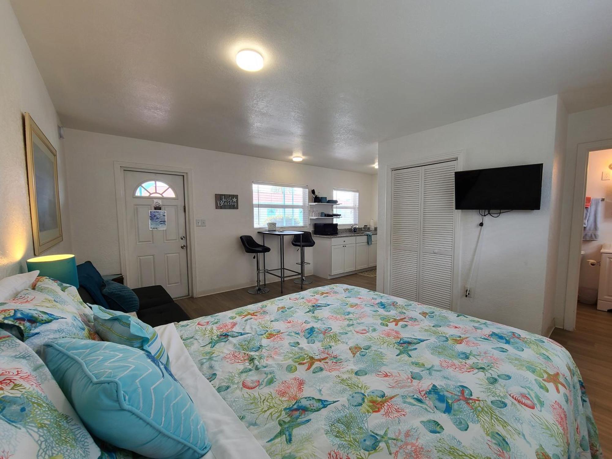Sun Island Motel 2*