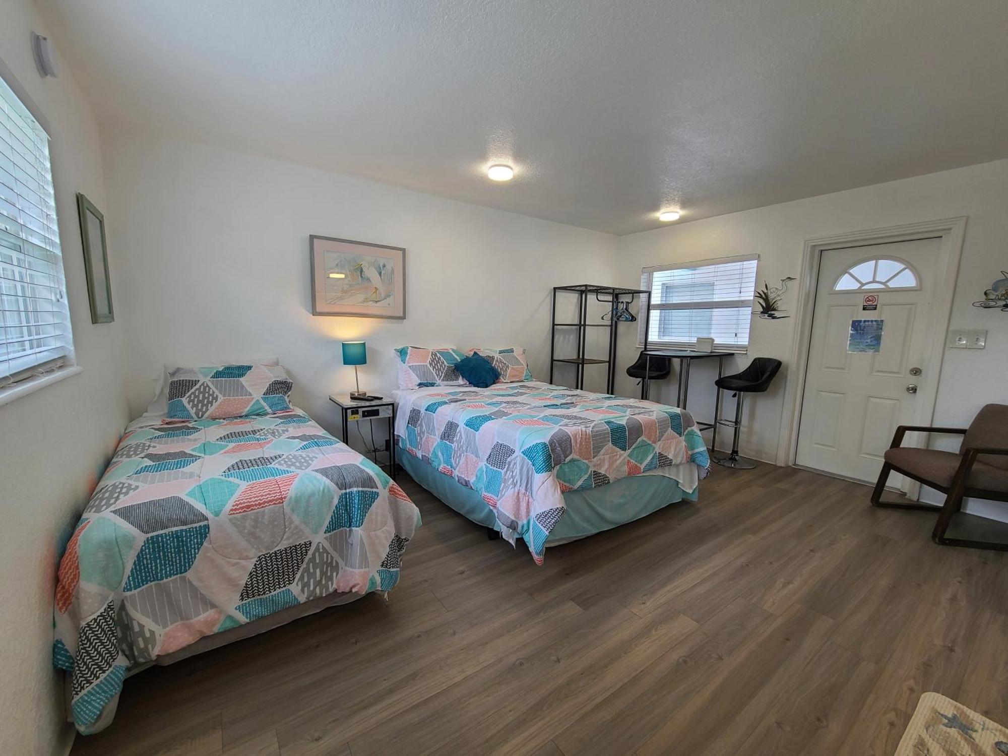 Sun Island Motel
