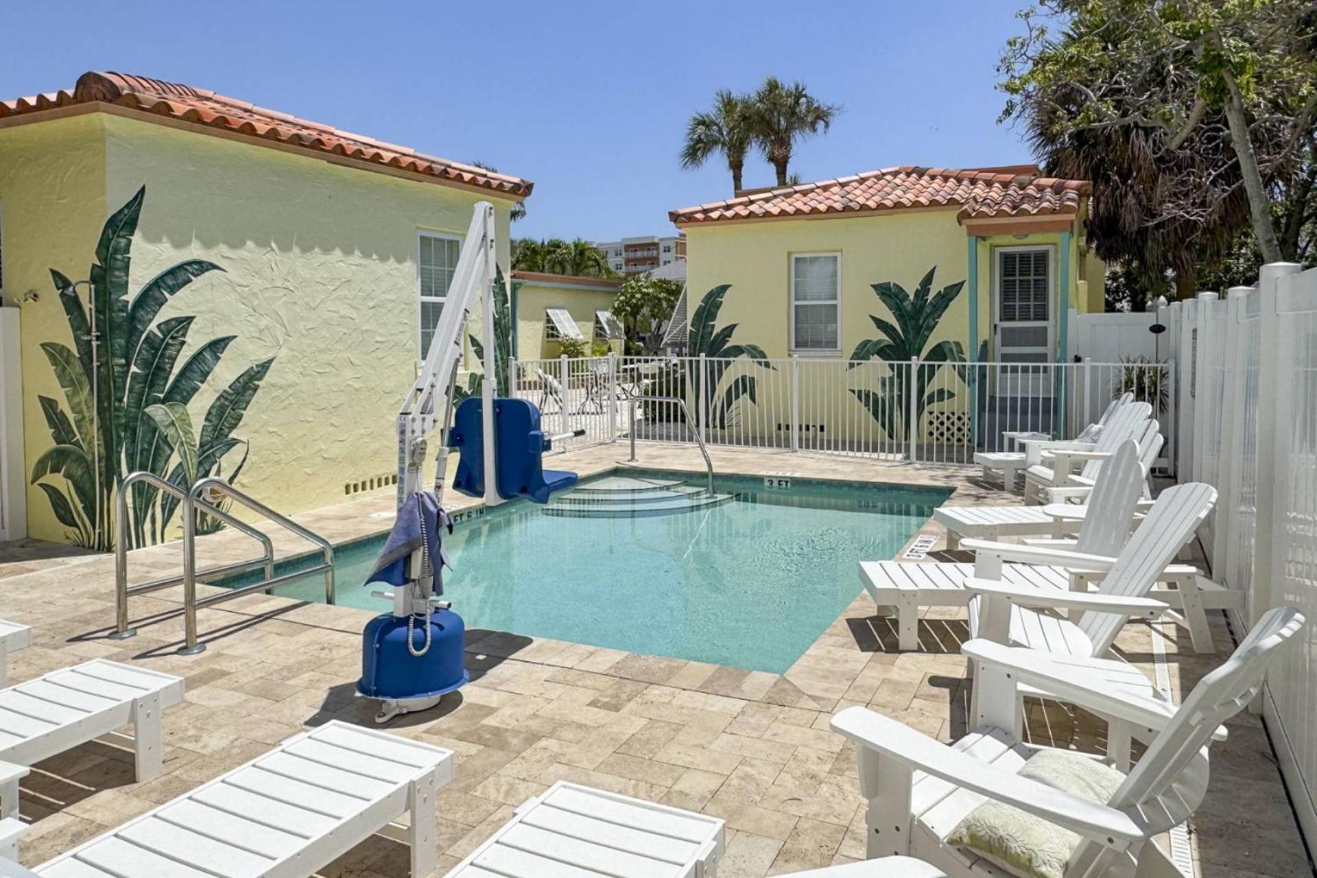 1 - Island Paradise - Sweet Jasmine * St. Pete Beach