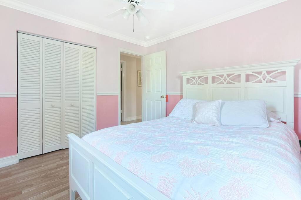 Large Private With Swimspa 100 Steps From St. Pete Beach