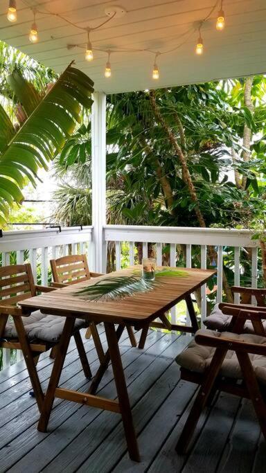 Large Private With Swimspa 100 Steps From St. Pete Beach