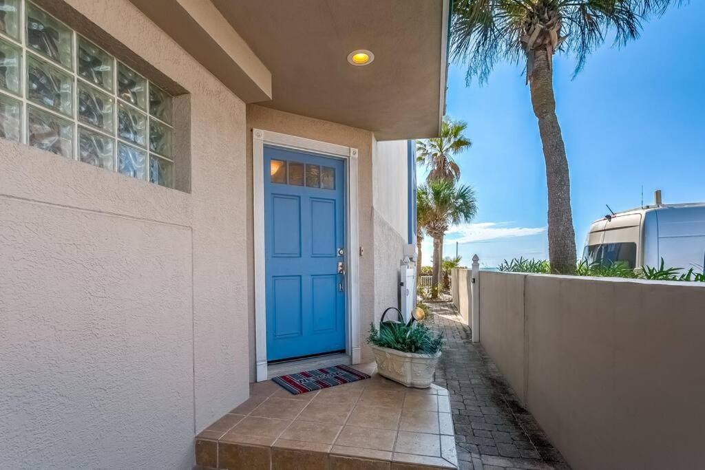 Sun-drenched Townhome On Beautiful Madeira Beach! Apartment *