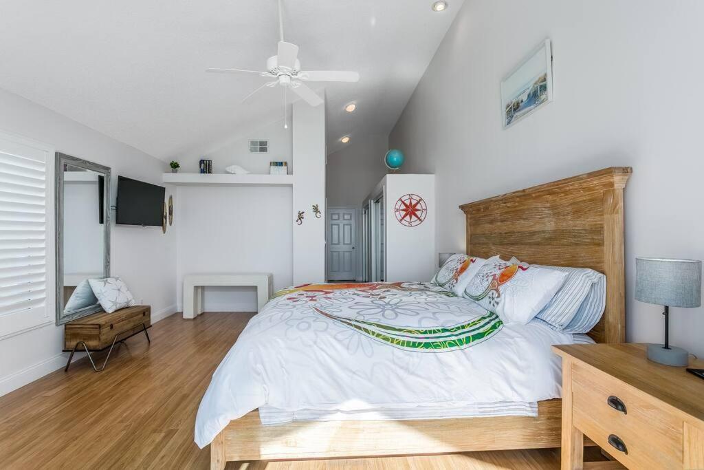 Sun-drenched Townhome On Beautiful Madeira Beach! Apartment *