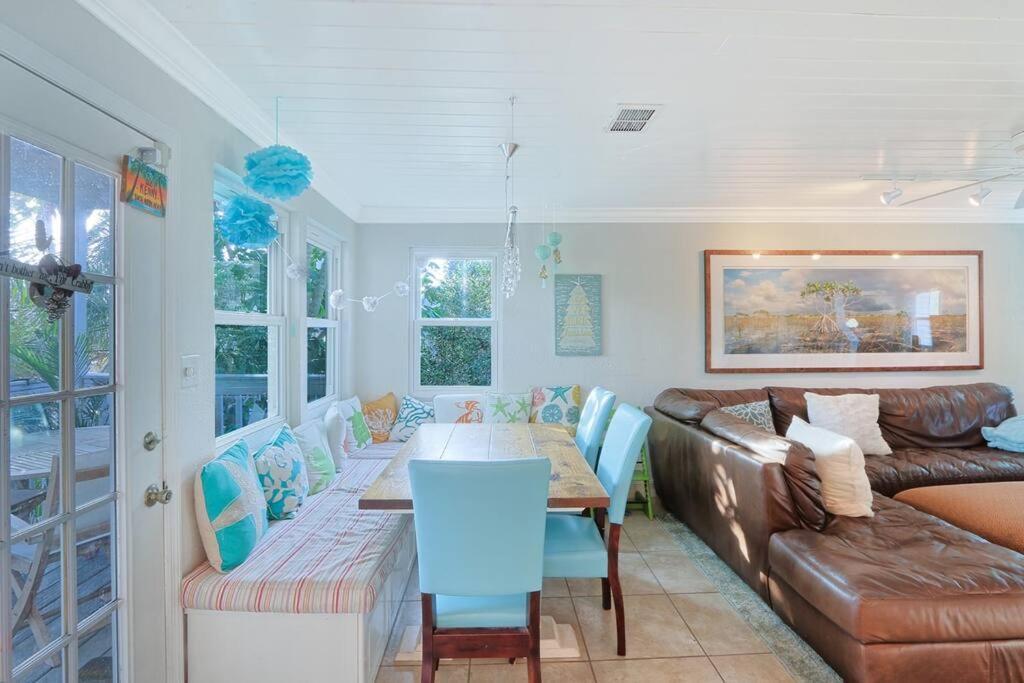 Large Private With Swimspa 100 Steps From * St. Pete Beach