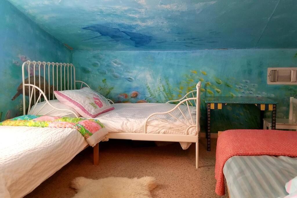 Large Private With Swimspa 100 Steps From