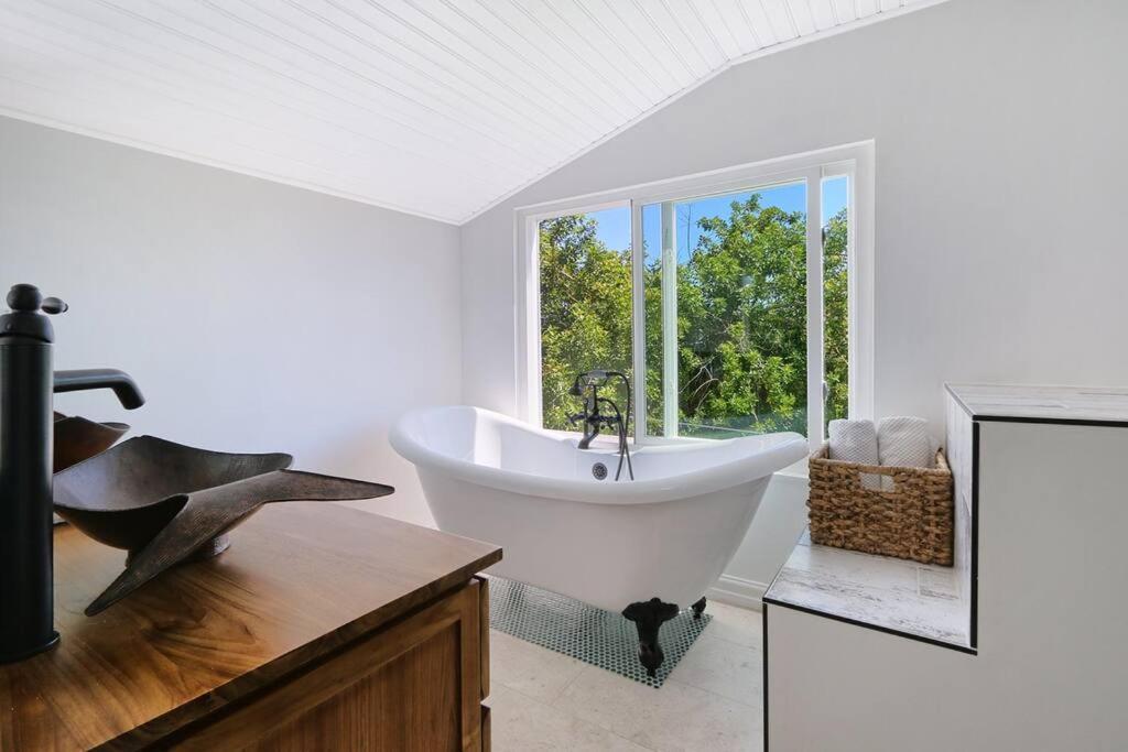 Large Private With Swimspa 100 Steps From St. Pete Beach