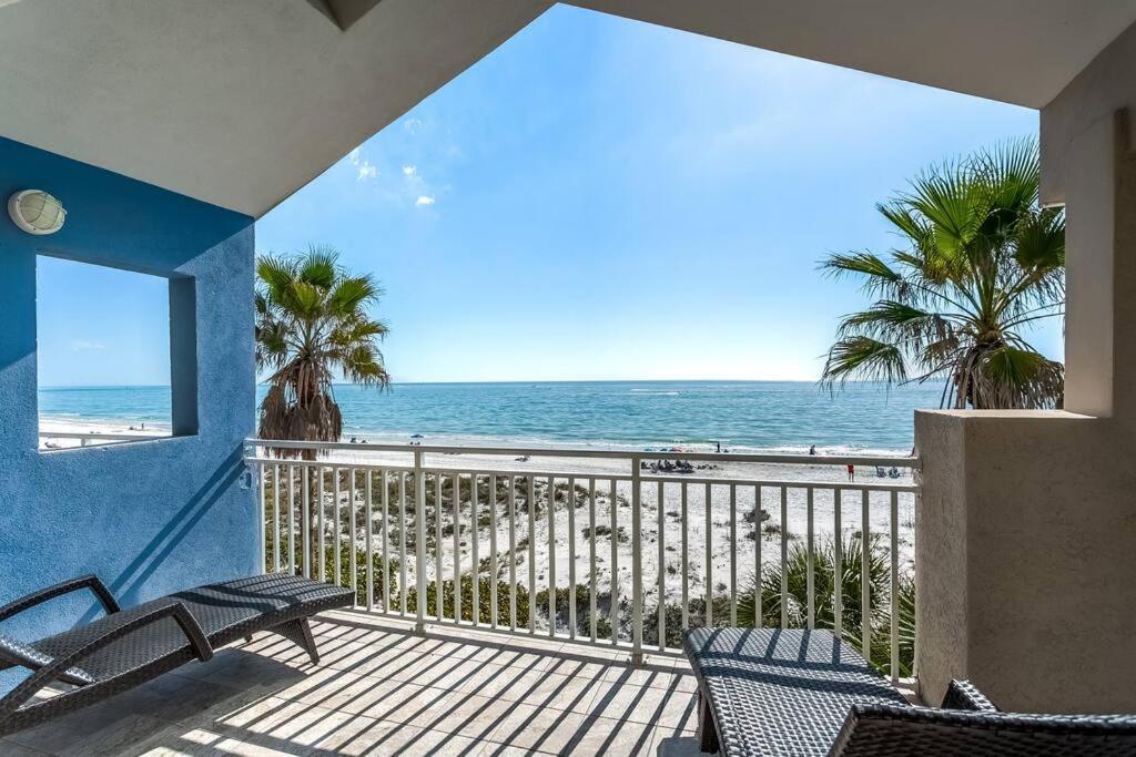 Apartment Sun-drenched Townhome On Beautiful Madeira Beach! St. Pete Beach