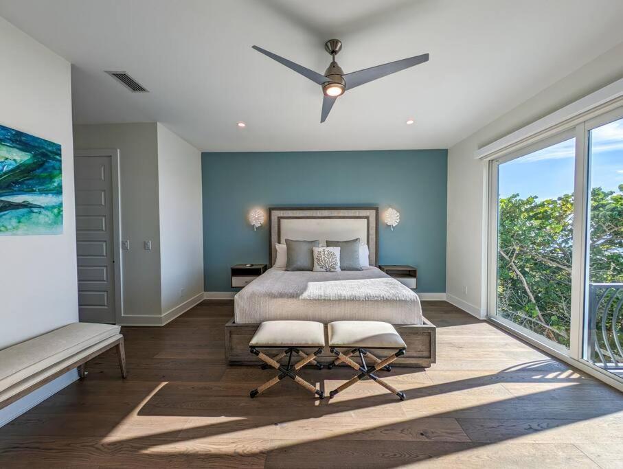 One Style Meets The Shore St. Pete Beach