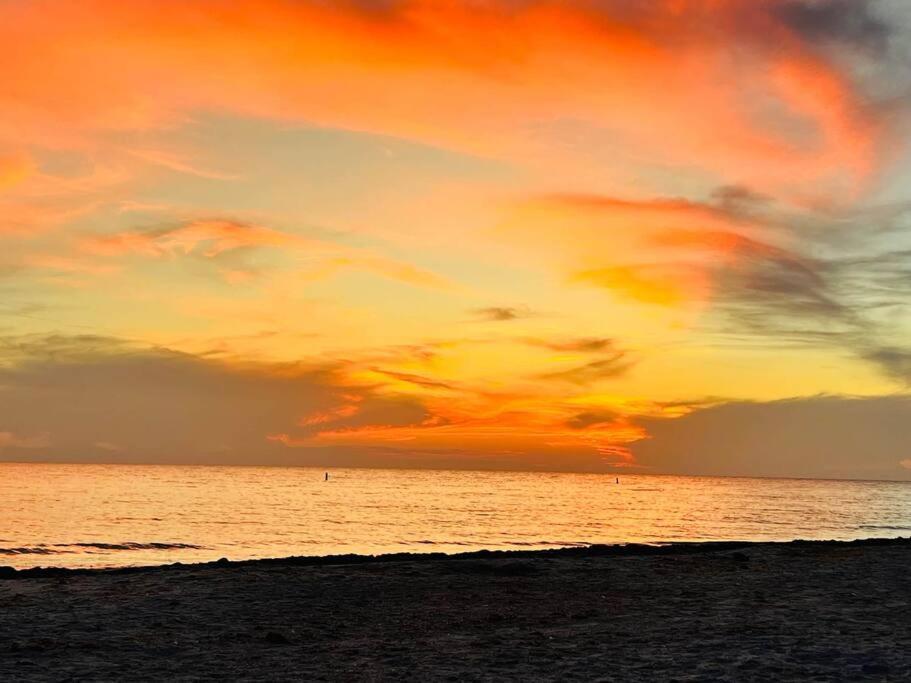 Steps Across From Madeira Beach, Heated Pool- Luxury 3 Bedrooms, 3 Full Bathrooms