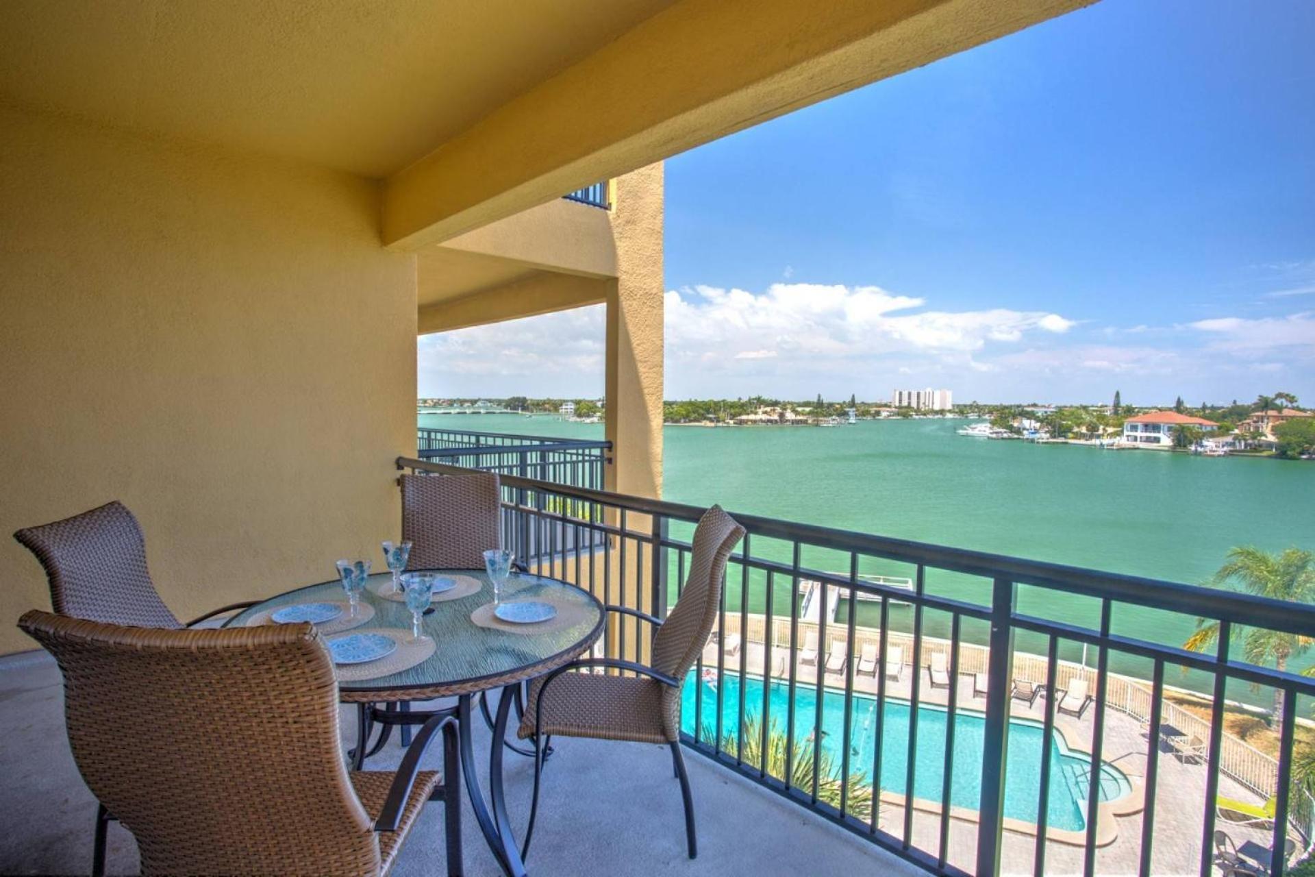 309 - Palms Of Treasure Island *