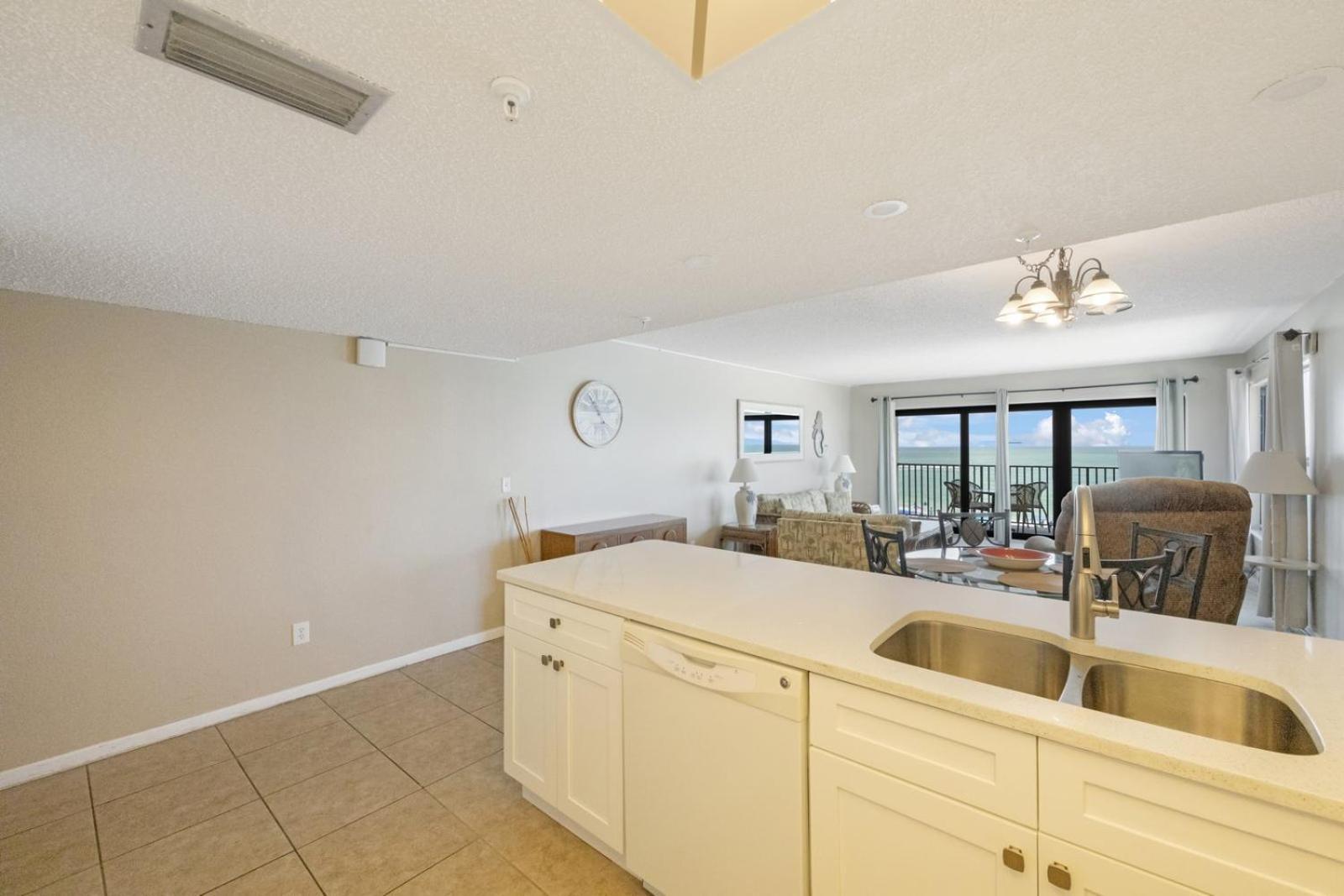 305 Sandy Shores * St. Pete Beach