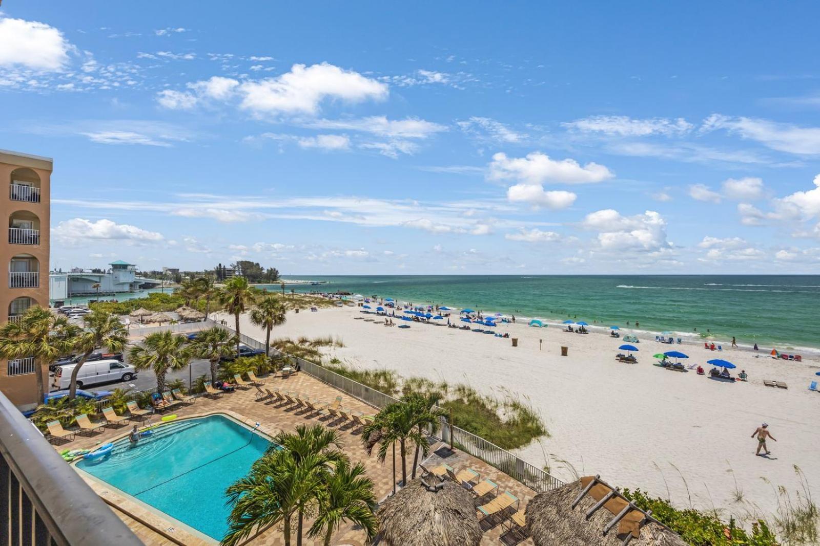 305 Sandy Shores * St. Pete Beach