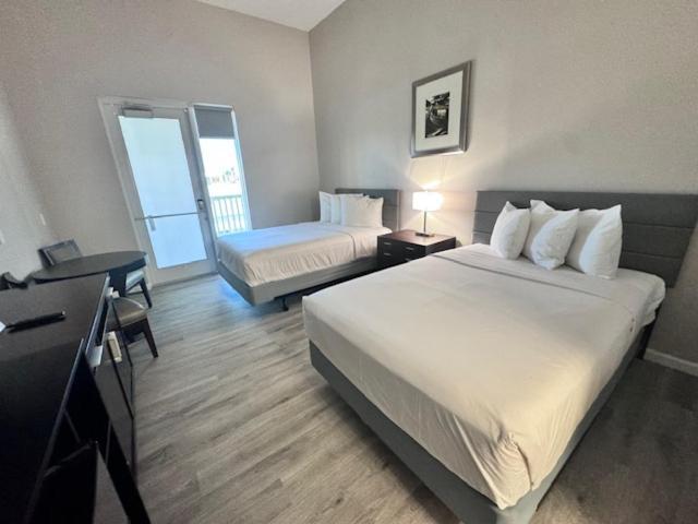 Hotel John's Pass - Fully Remote Check In St. Pete Beach