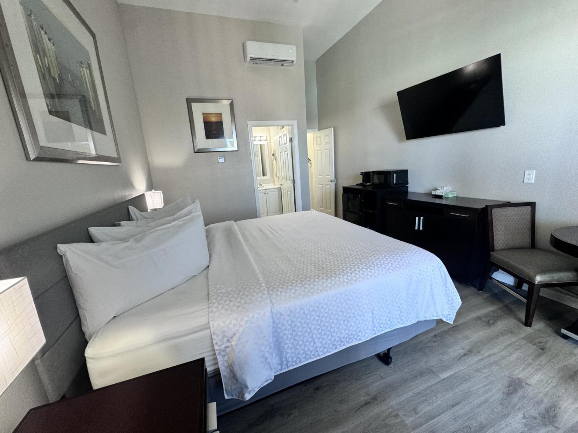 John's Pass - Fully Remote Check In Hotel