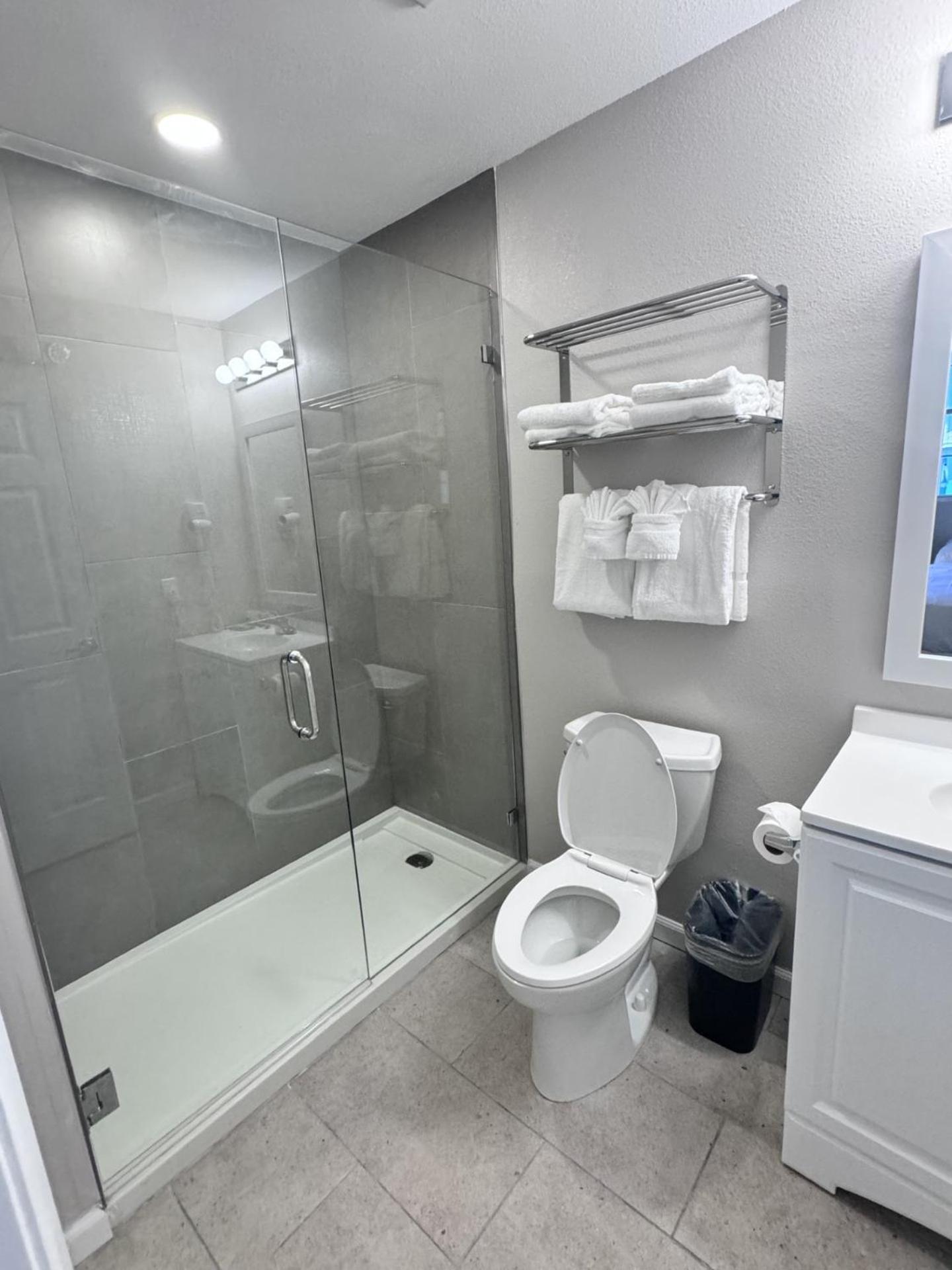 John's Pass - Fully Remote Check In Hotel St. Pete Beach