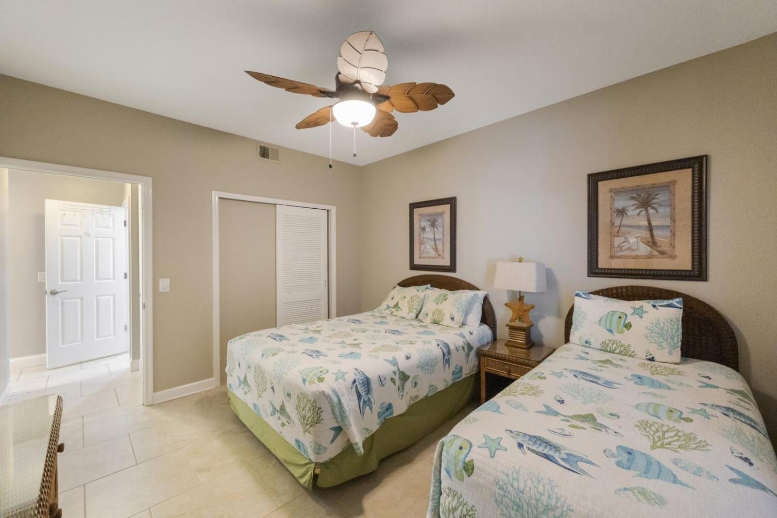 101 Crimson Holiday home *