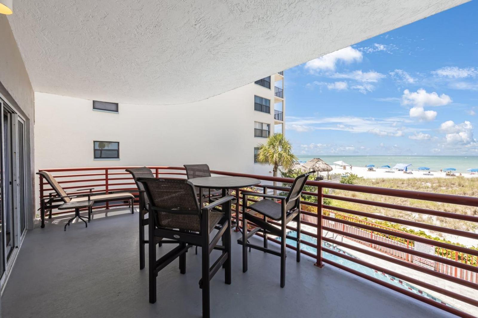 101 Crimson Holiday home *