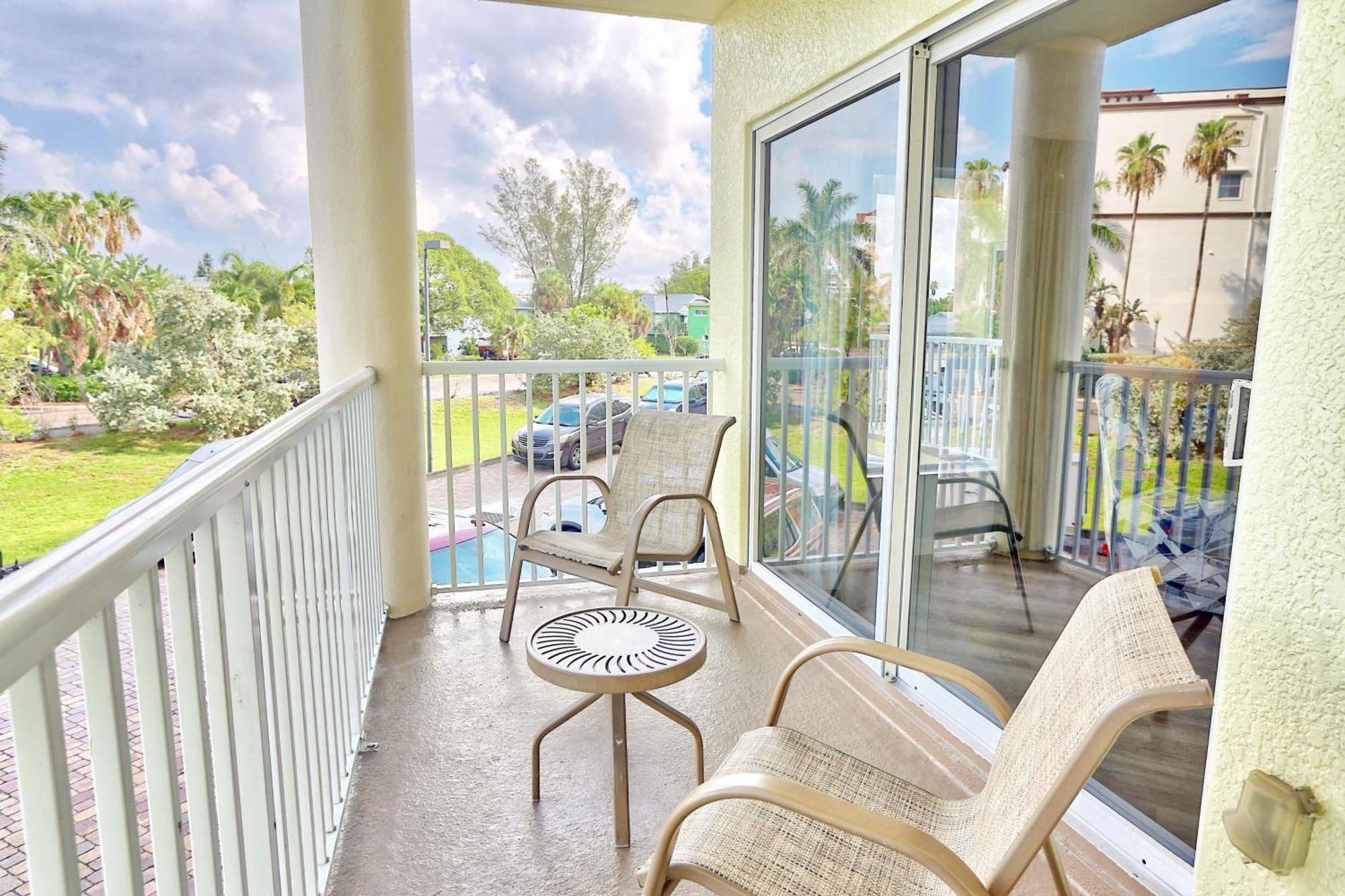 Sunset Vistas 211n