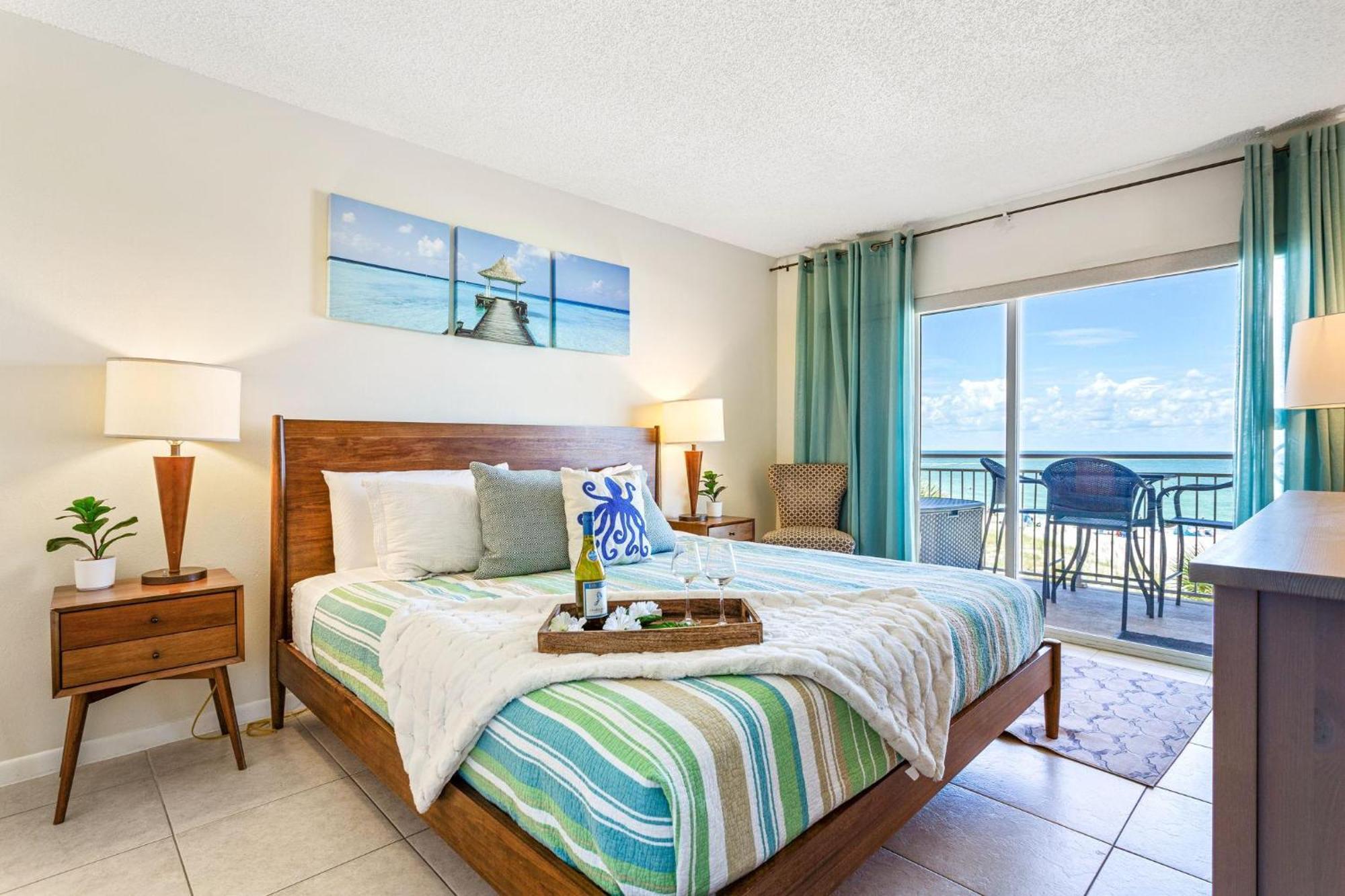 Beachfront Madeira Norte * St. Pete Beach