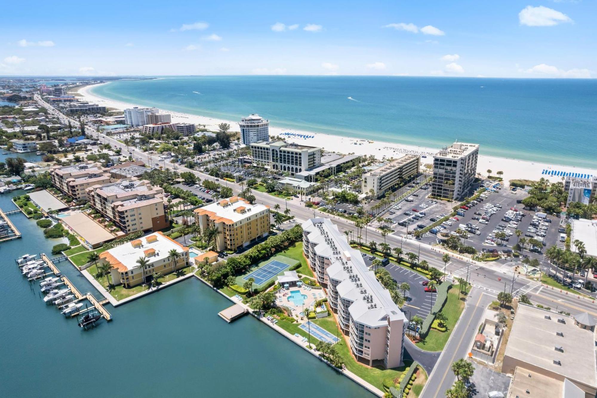 Open - Loads Of Extras & Amenities/waterfront/a+ Location St. Pete Beach