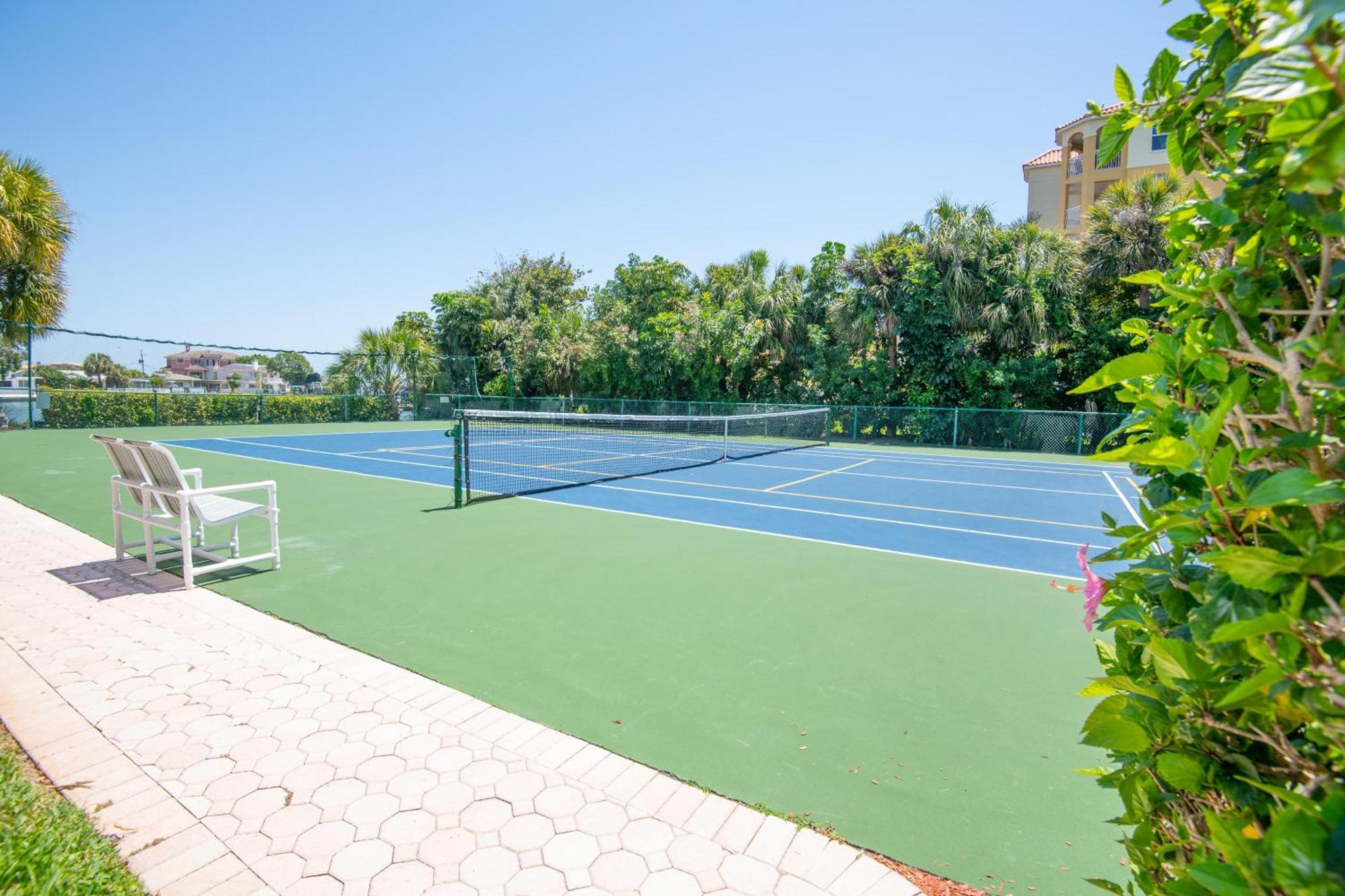 Open - Loads Of Extras & Amenities/waterfront/a+ Location St. Pete Beach